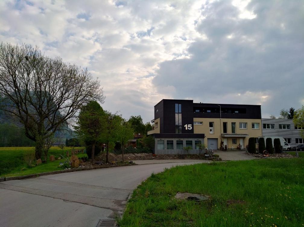 Business Apartments Hohenems Buitenkant foto