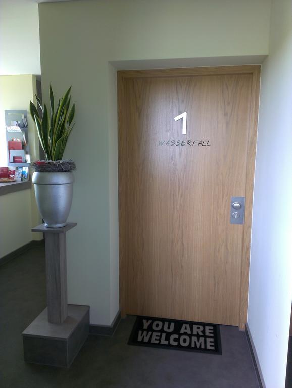 Business Apartments Hohenems Kamer foto