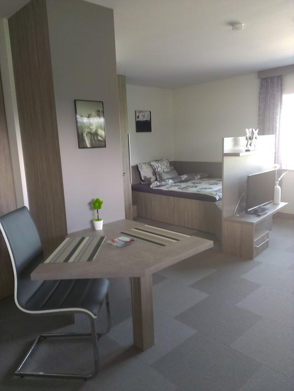 Business Apartments Hohenems Kamer foto